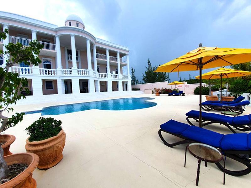 Ocean West Boutique Hotel Nassau Exterior photo