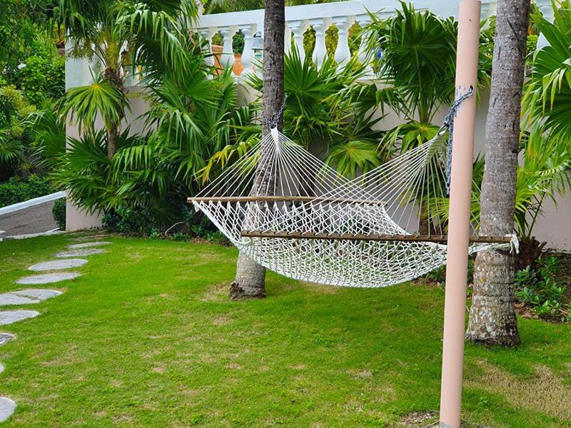 Ocean West Boutique Hotel Nassau Exterior photo