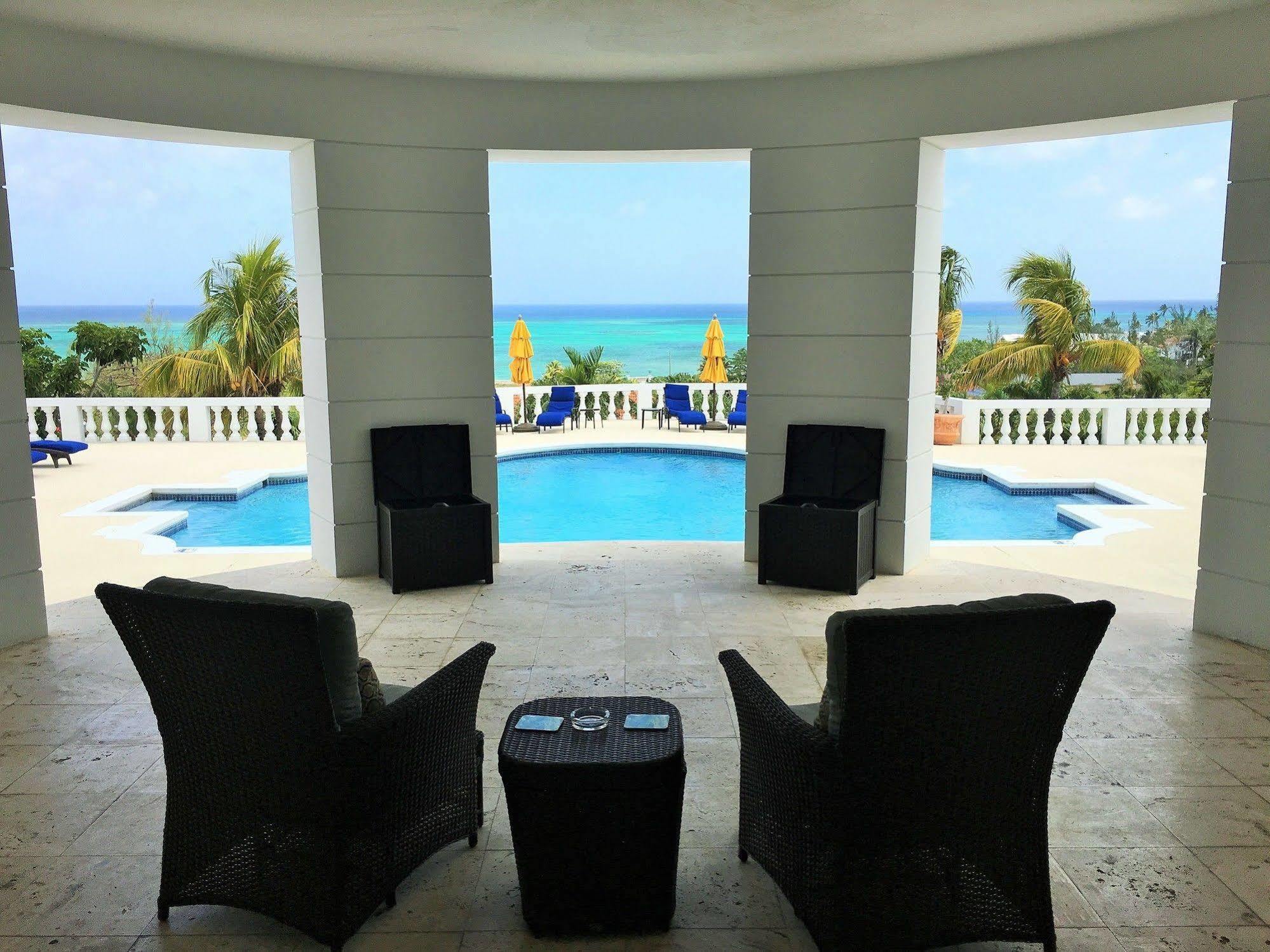Ocean West Boutique Hotel Nassau Exterior photo